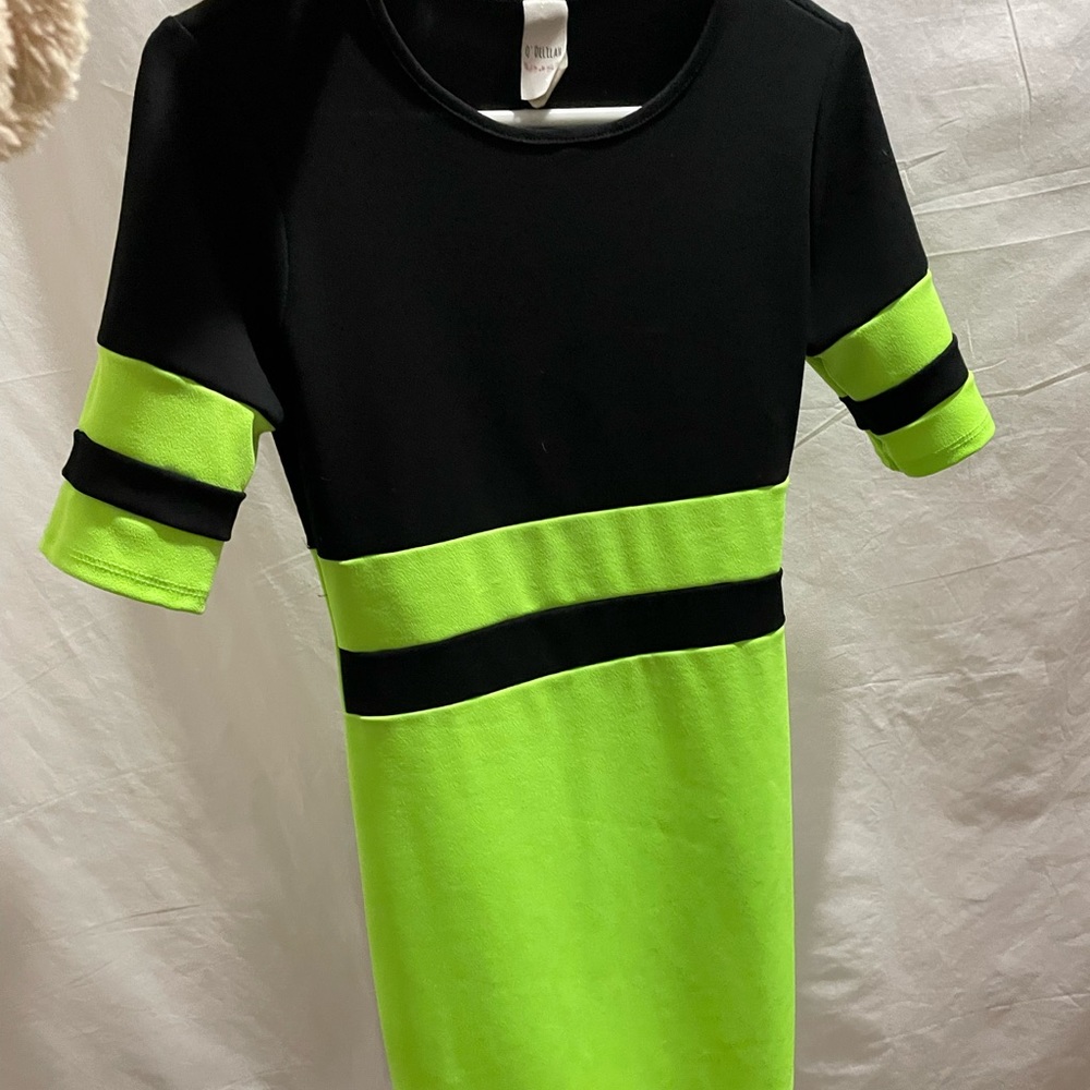 Dress - Picture 4 of 7